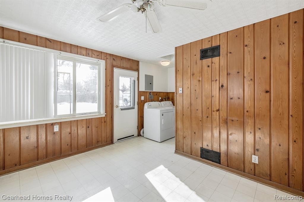 2340 Rollins Street, Grand Blanc, MI 48439 — Photo 13