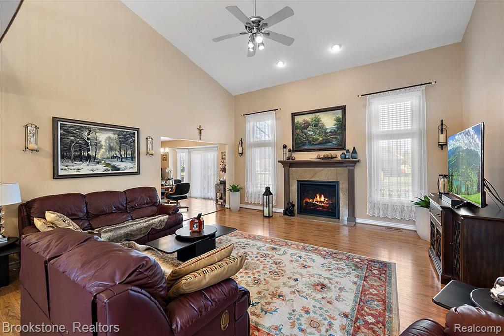 51161 BLUE SPRUCE Drive, Macomb, MI 48042 — Photo 11