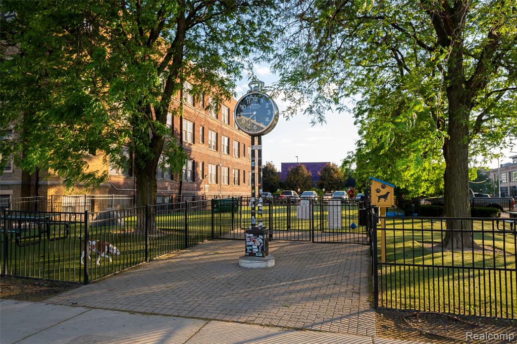 615 W Hancock Street, Detroit, MI 48201 — Photo 33