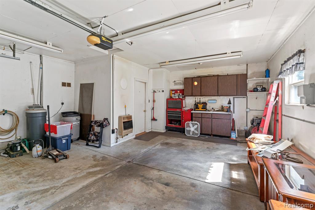 4243 Moulton Drive, Flint, MI 48507 — Photo 25