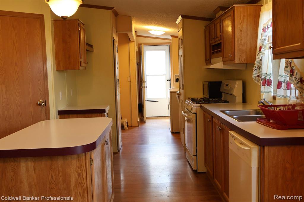 8523 TURNER Road, Imlay City, MI 48444 — Photo 7