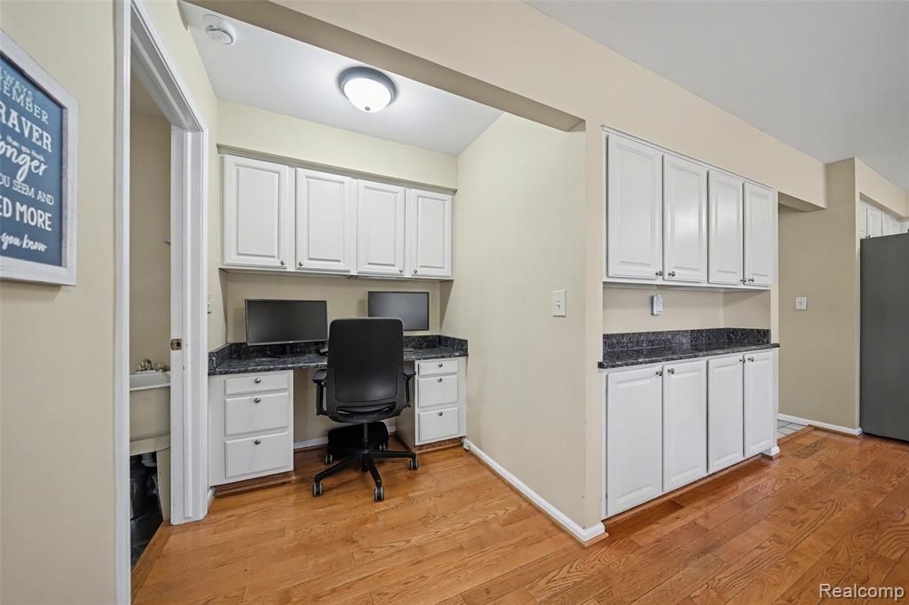 5363 Clearview Drive, Troy, MI 48098 — Photo 36