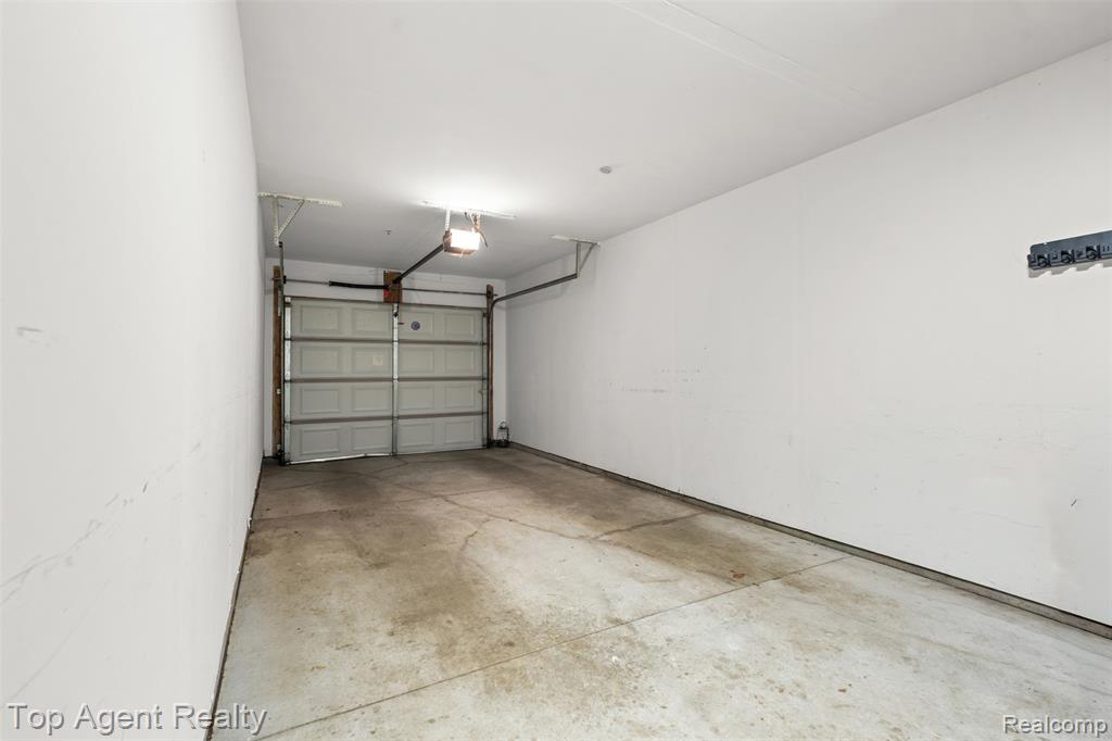 45512 Hidden View Court, Utica, MI 48315 — Photo 24