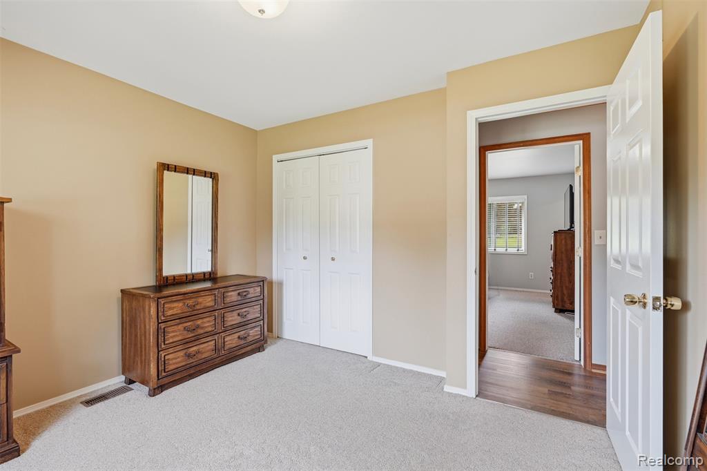 2482 Valley Lane Drive, Grand Blanc, MI 48439 — Photo 25