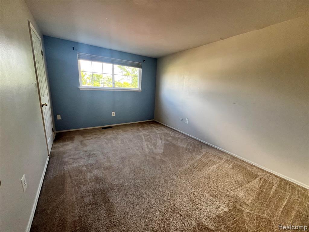 8982 Shawn Drive, Sterling Heights, MI 48312 — Photo 10