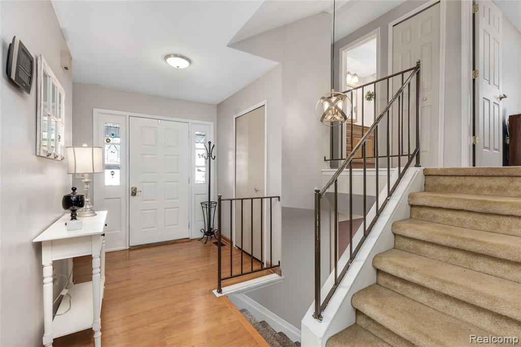 44080 Harsdale Drive, Canton, MI 48187 — Photo 3