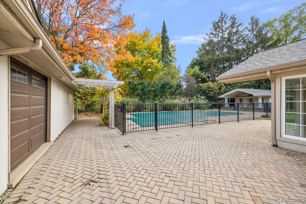 5741 Snowshoe Circle, Bloomfield Hills, MI 48301 — Photo 63
