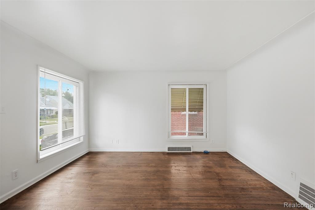 18937 Algonac Street - Photo 3