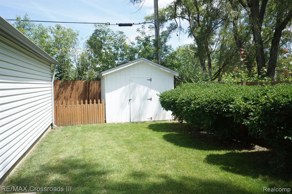 2175 BRADLEY Avenue, Ypsilanti, MI 48198 — Photo 15