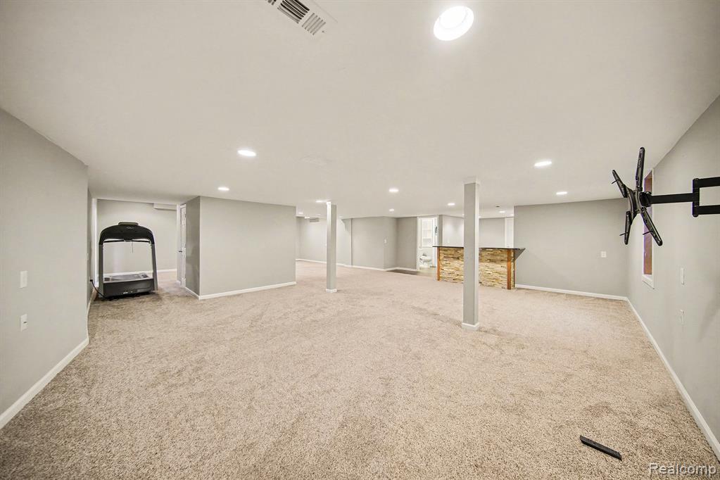 7586 Haverhill Lane, Canton, MI 48187 — Photo 25