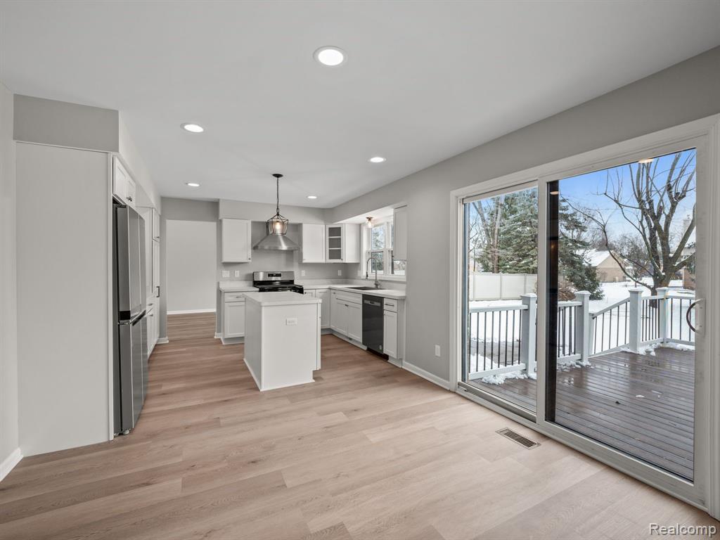 6866 SERENITY Drive, Troy, MI 48098 — Photo 22