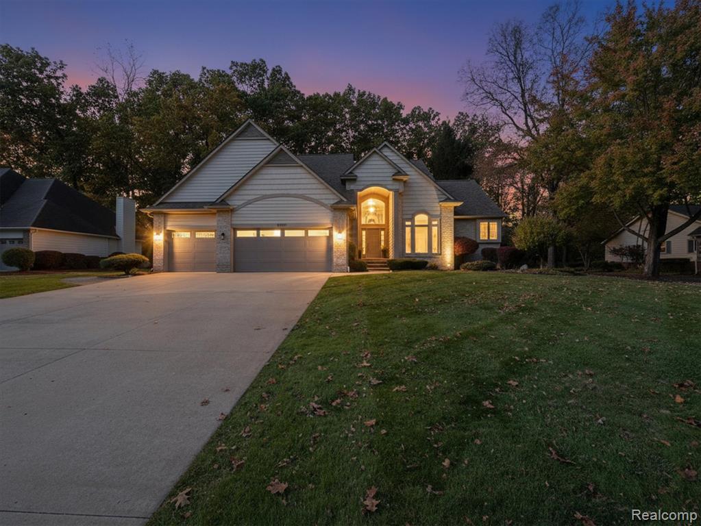 4435 Driftwood Drive, Commerce Twp, MI 48382 — Photo 2