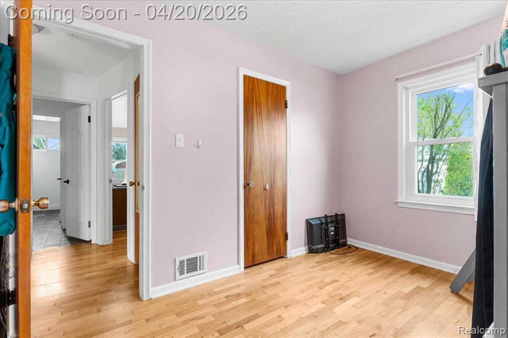 1232 Bel Air Drive, Flint, MI 48507 — Photo 13