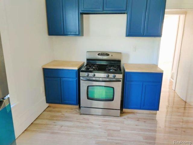 5469 Seneca Street, Detroit, MI 48213 — Photo 11