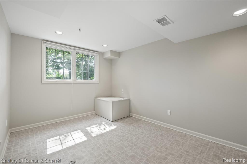 16077 Homestead Circle, 315, Northville, MI 48168 — Photo 42