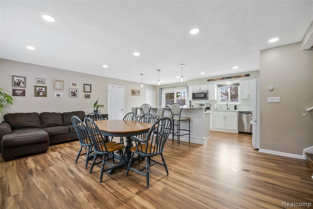 9488 Brookway Court, Goodrich Vlg, MI — Photo 16