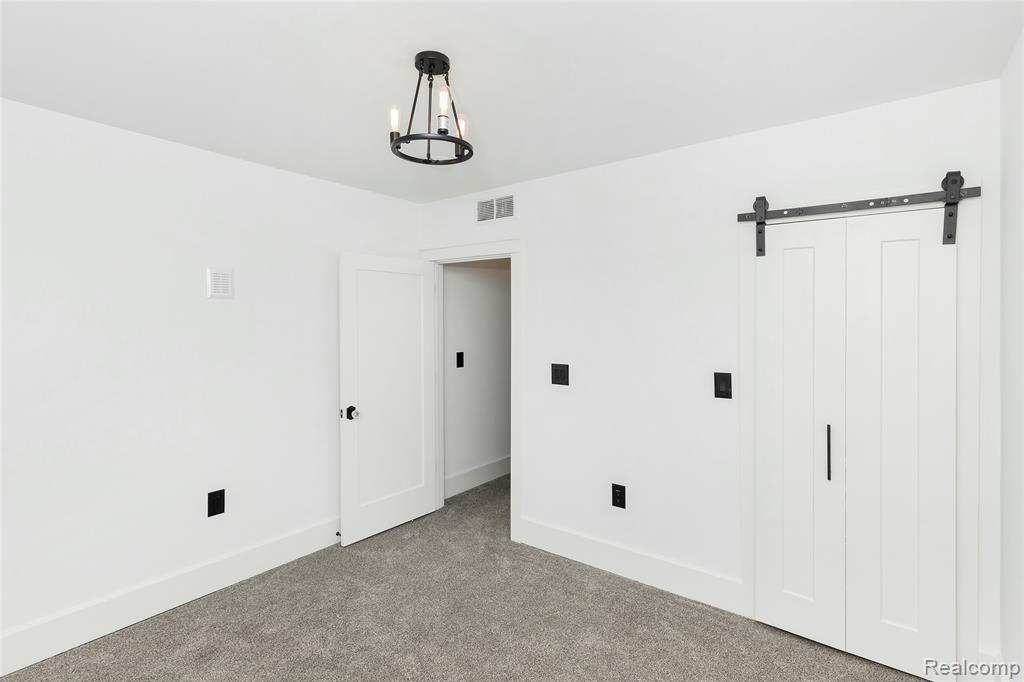 1583 Cadillac Boulevard, Detroit, MI 48214 — Photo 34
