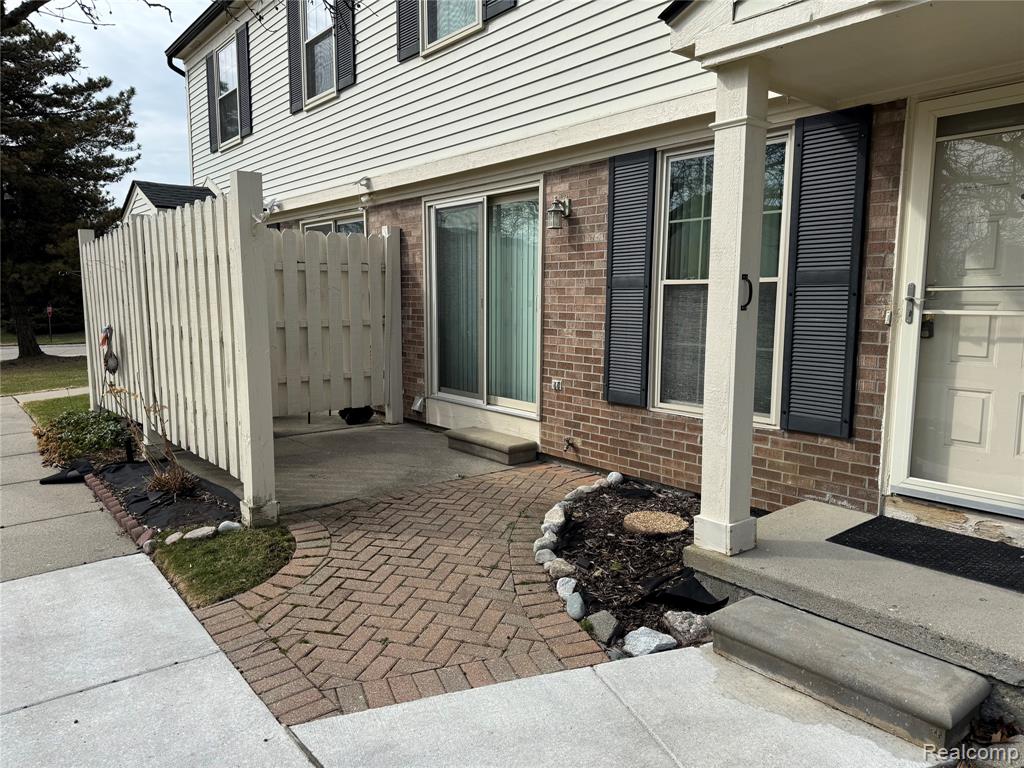 1597 Dover Hill S, Walled Lake, MI 48390 — Photo 3