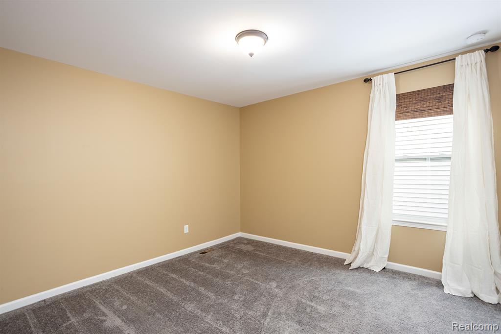 27086 MAXWELL, Novi, MI — Photo 16