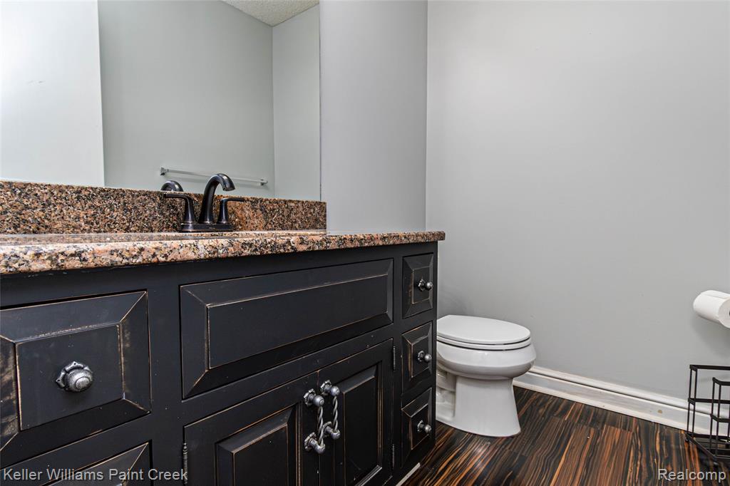 5700 Point Of The Woods Drive, West Bloomfield, MI 48324 — Photo 36