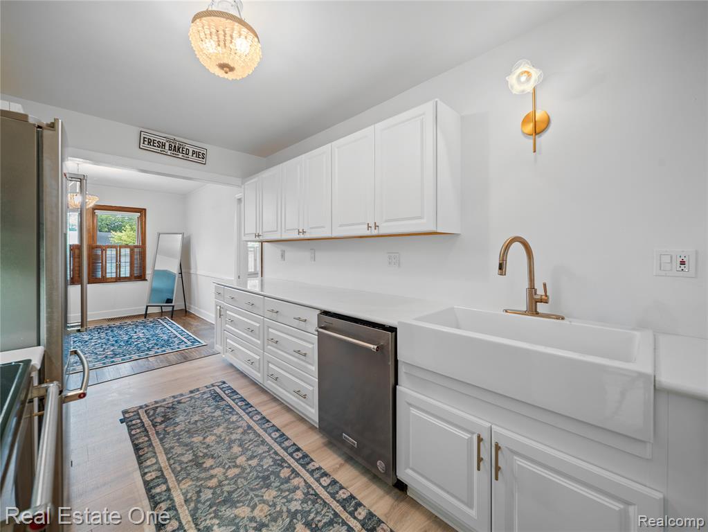 609 N Michigan Avenue, Howell, MI 48843 — Photo 9