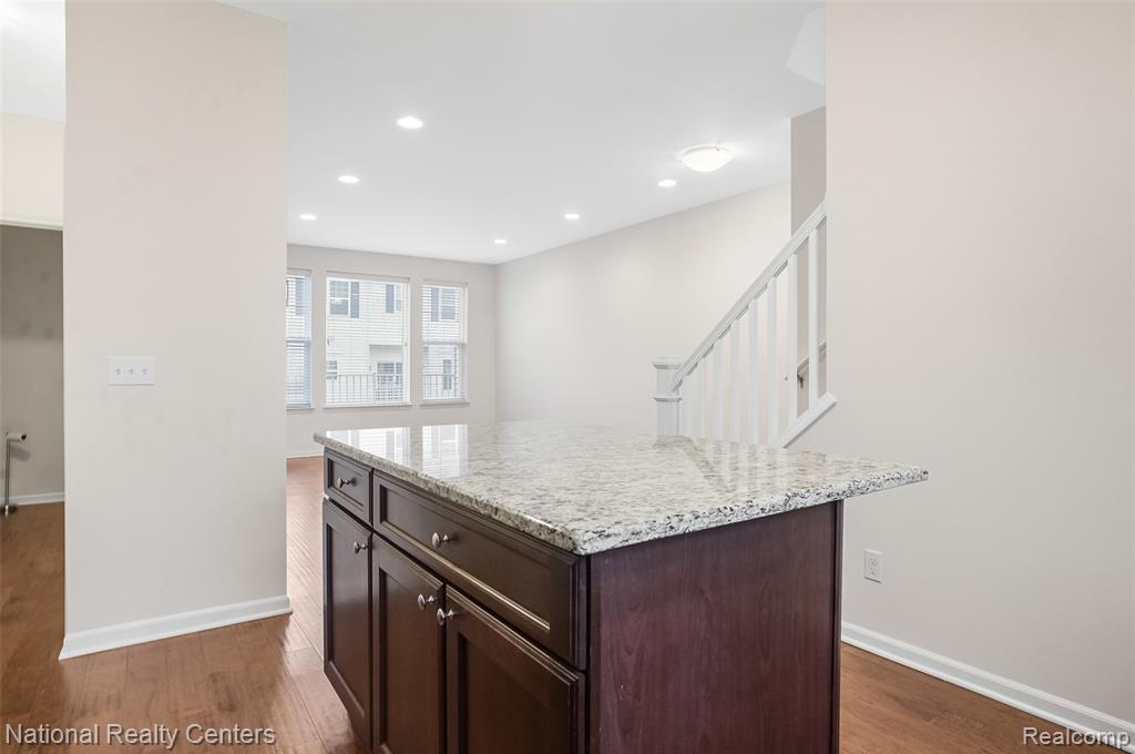 3127 Chambers W, Wixom, MI 48393 — Photo 24