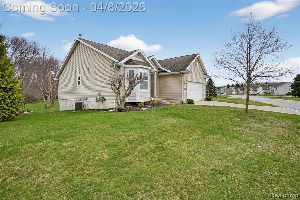 4475 Cross Creek Boulevard, Burton, MI 48509 — Photo 7