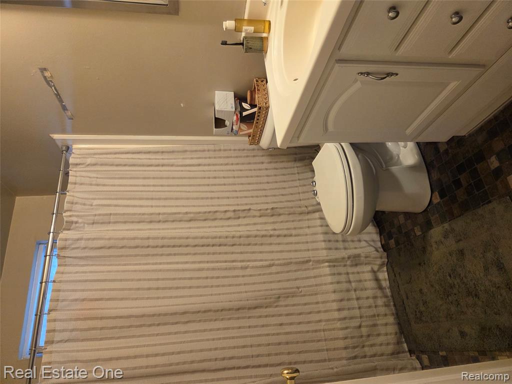 733 Luna Court, Lake Orion, MI 48362 — Photo 12