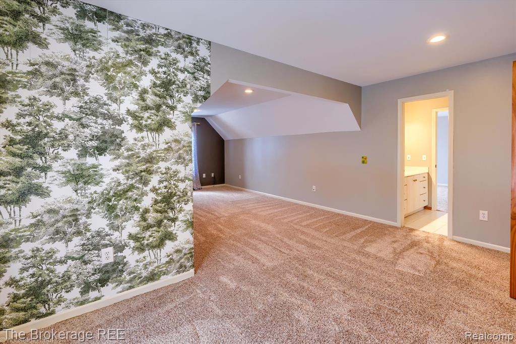 5475 Woodfield Parkway, Grand Blanc, MI 48439 — Photo 70