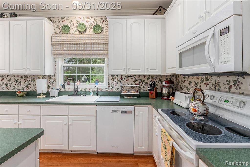 7271 N Village Drive, Clarkston, MI — Photo 10