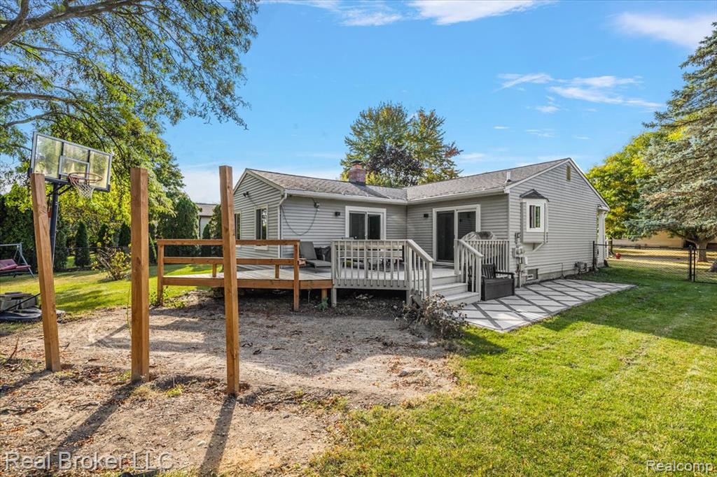 24348 Simmons Drive, Novi, MI — Photo 55