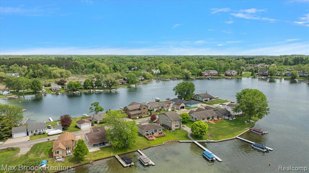 1323 Castlewood Drive, White Lake, MI — Photo 24