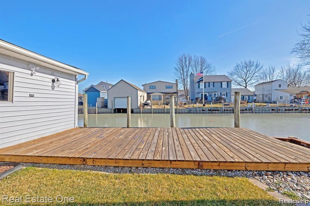 45752 JEFFERSON Avenue, Chesterfield, MI 48047 — Photo 41