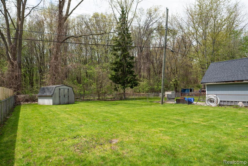 9114 ISLAND Drive, Clay, MI 48001 — Photo 4