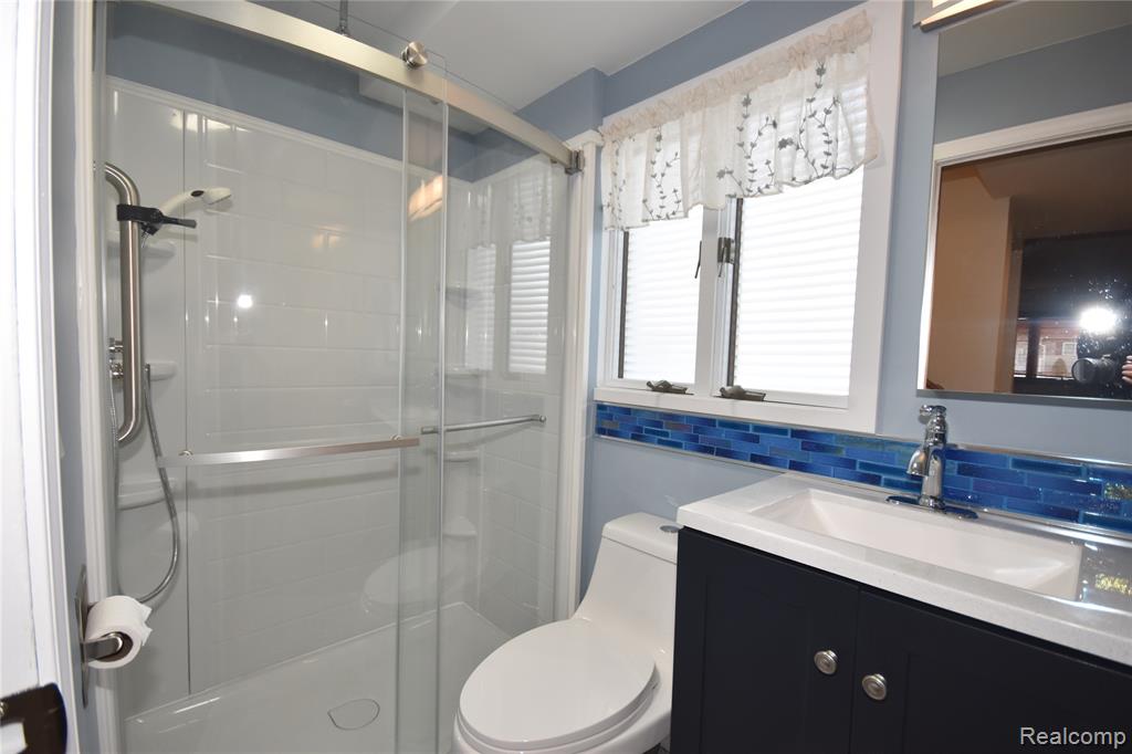 5106 Lakewood Drive, Grand Blanc, MI 48439 — Photo 22