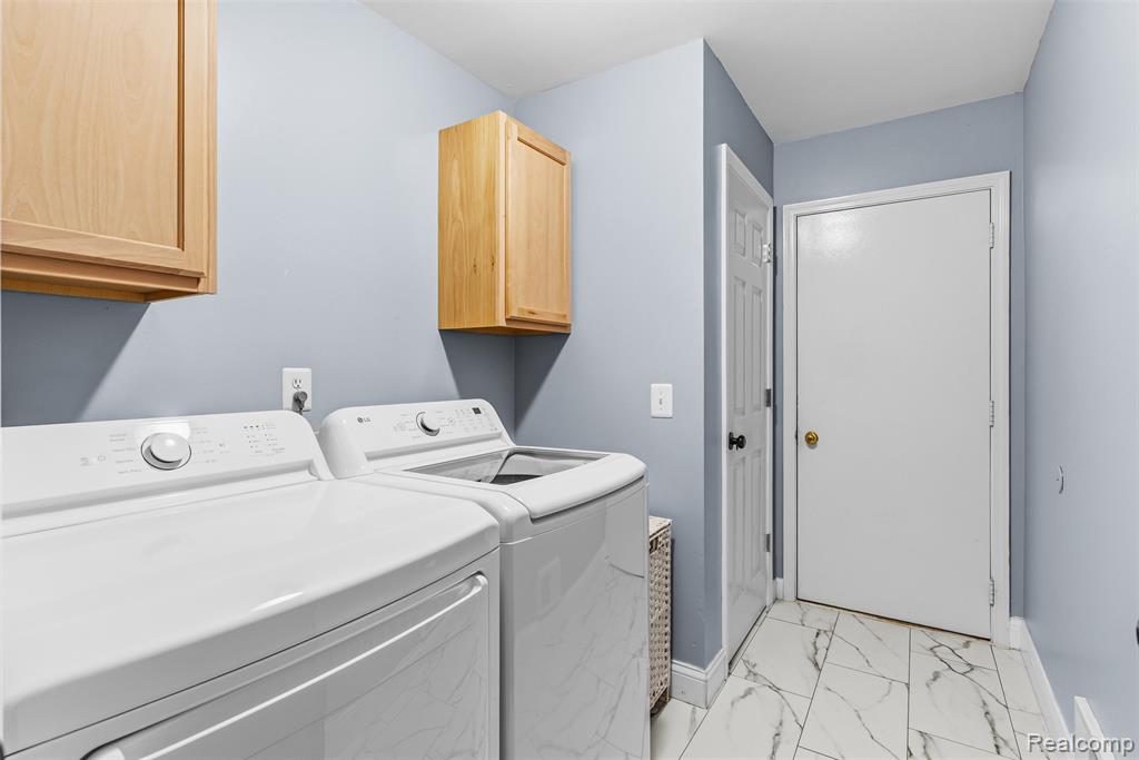 4092 Autumn Wood Drive, Fenton, MI 48430 — Photo 10