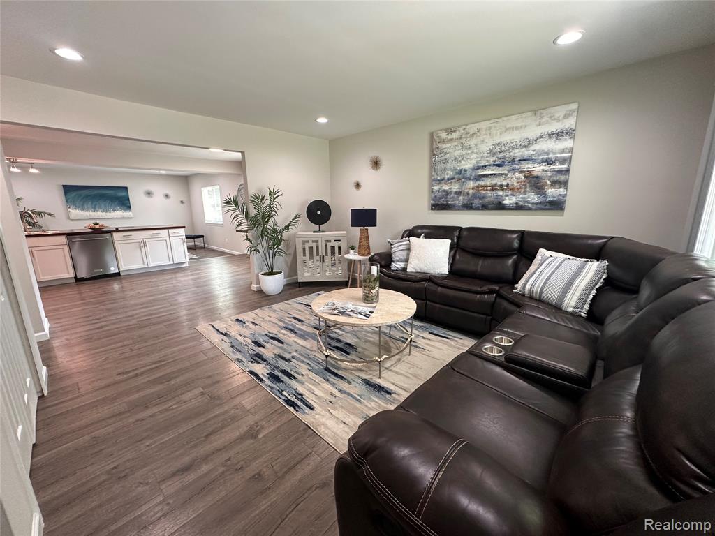 8706 Cologne Drive, Sterling Heights, MI 48314 — Photo 4