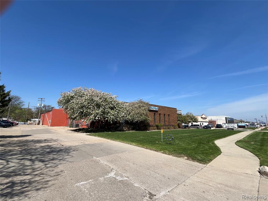 30549 Stephenson Highway, Madison Heights, MI 48071 — Photo 12