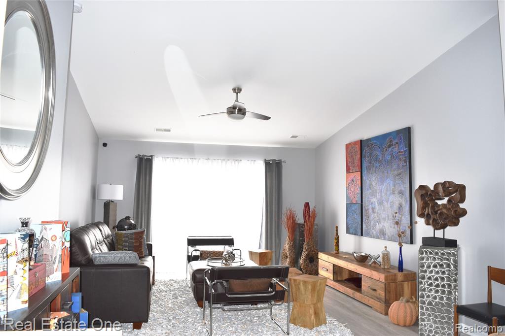 43513 Pendleton Circle, Sterling Heights, MI 48313 — Photo 4