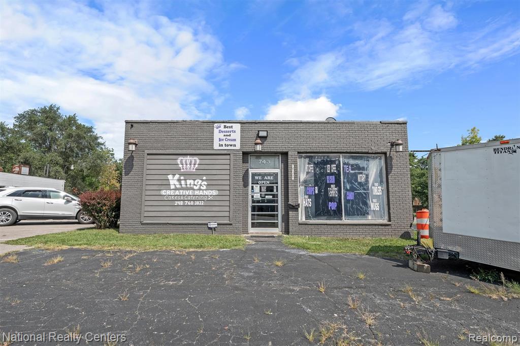 743 Auburn Avenue, Pontiac, MI 48342 — Photo 2