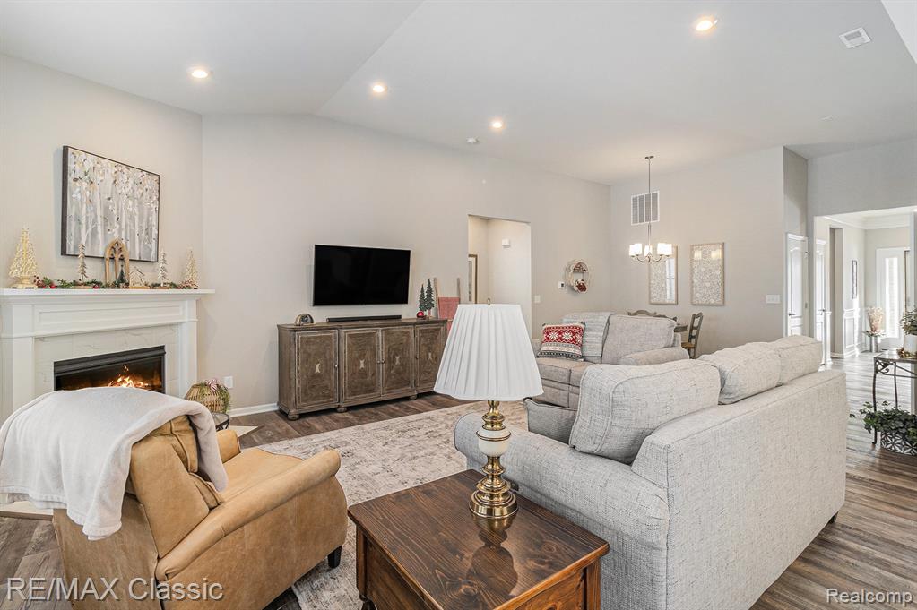 48738 Rockview Road, Novi, MI — Photo 6