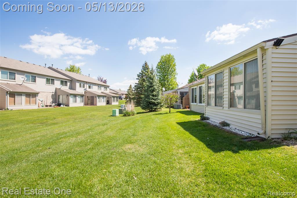 61962 YORKTOWN Drive, 2, South Lyon, MI 48178 — Photo 31
