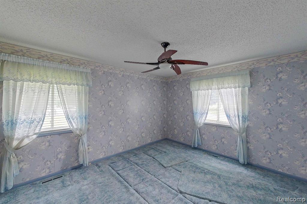 4395 OLD CARRIAGE Road, Flint, MI 48507 — Photo 26