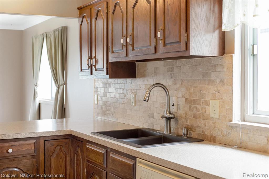 8536 Blackburn Drive, Westland, MI — Photo 3