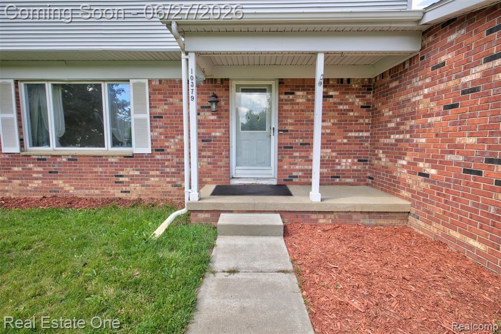 10379 Hegel Road, Goodrich Vlg, MI — Photo 3