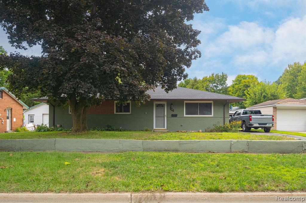 104 N Corbin Street, Holly, MI 48442