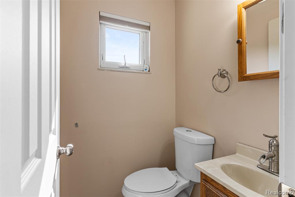 4303 Pratt Avenue, Grand Blanc, MI 48439 — Photo 15