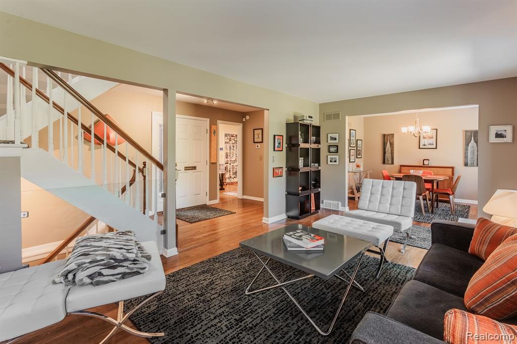 3140 LINDENWOOD Drive, Dearborn, MI 48120 — Photo 10