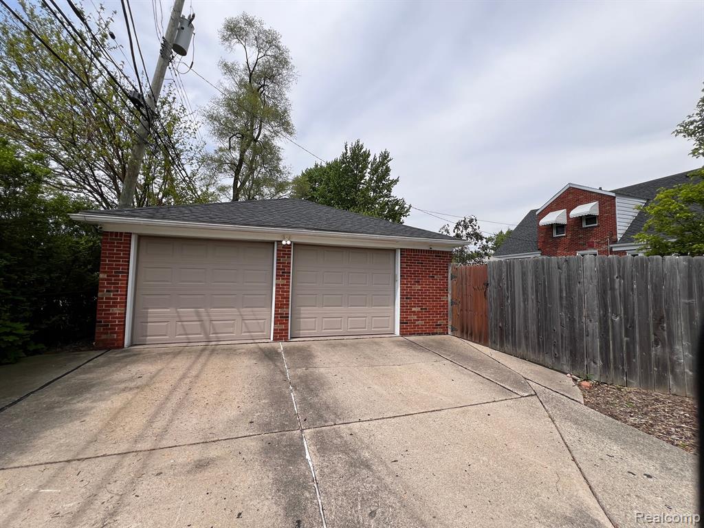 8488 HARDING, Center Line, MI 48015 — Photo 13