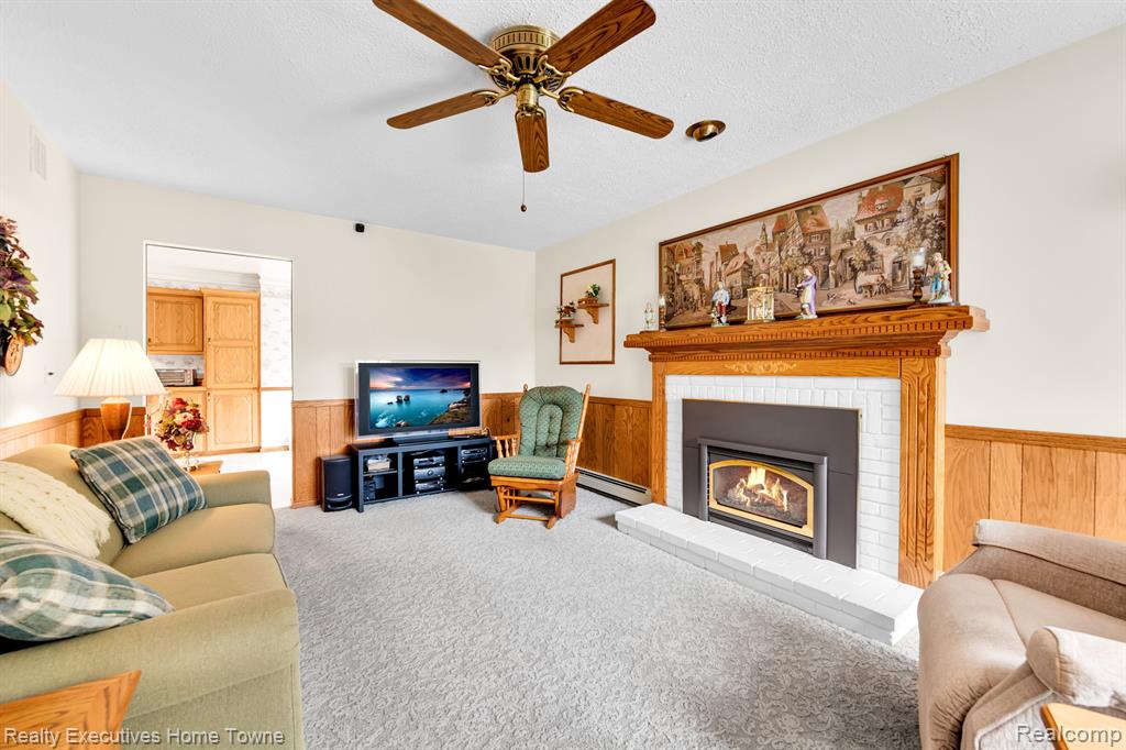 4681 BUCKINGHAM Drive, Port Huron, MI 48060 — Photo 11